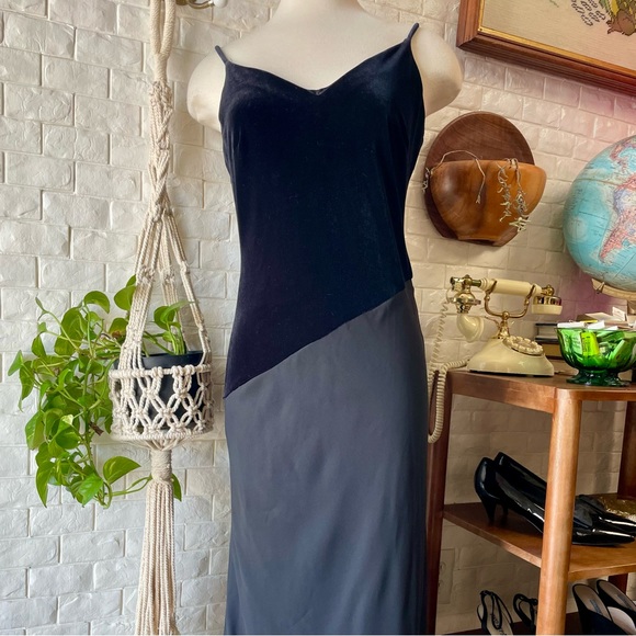 Vintage 90s Y2K Zum Zum Bias Cut Asymmetrical Velvet + Chiffon Formal Slip Gown - Picture 3 of 17